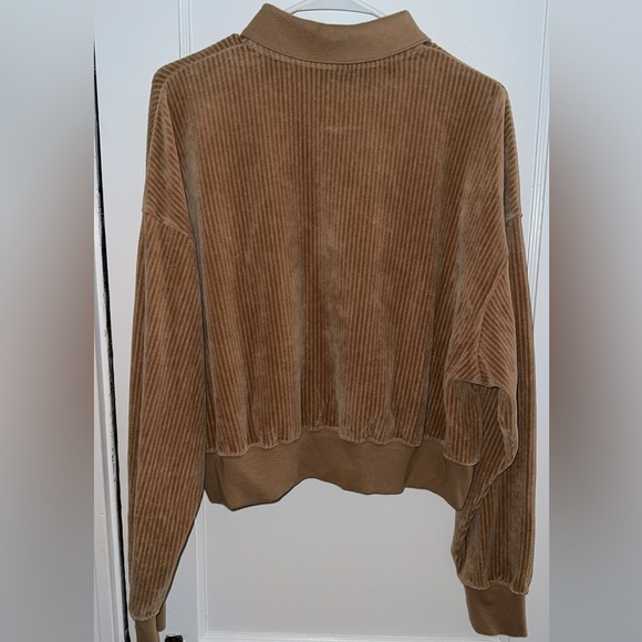 Nike Sweatshirt - Picture 2 of 2